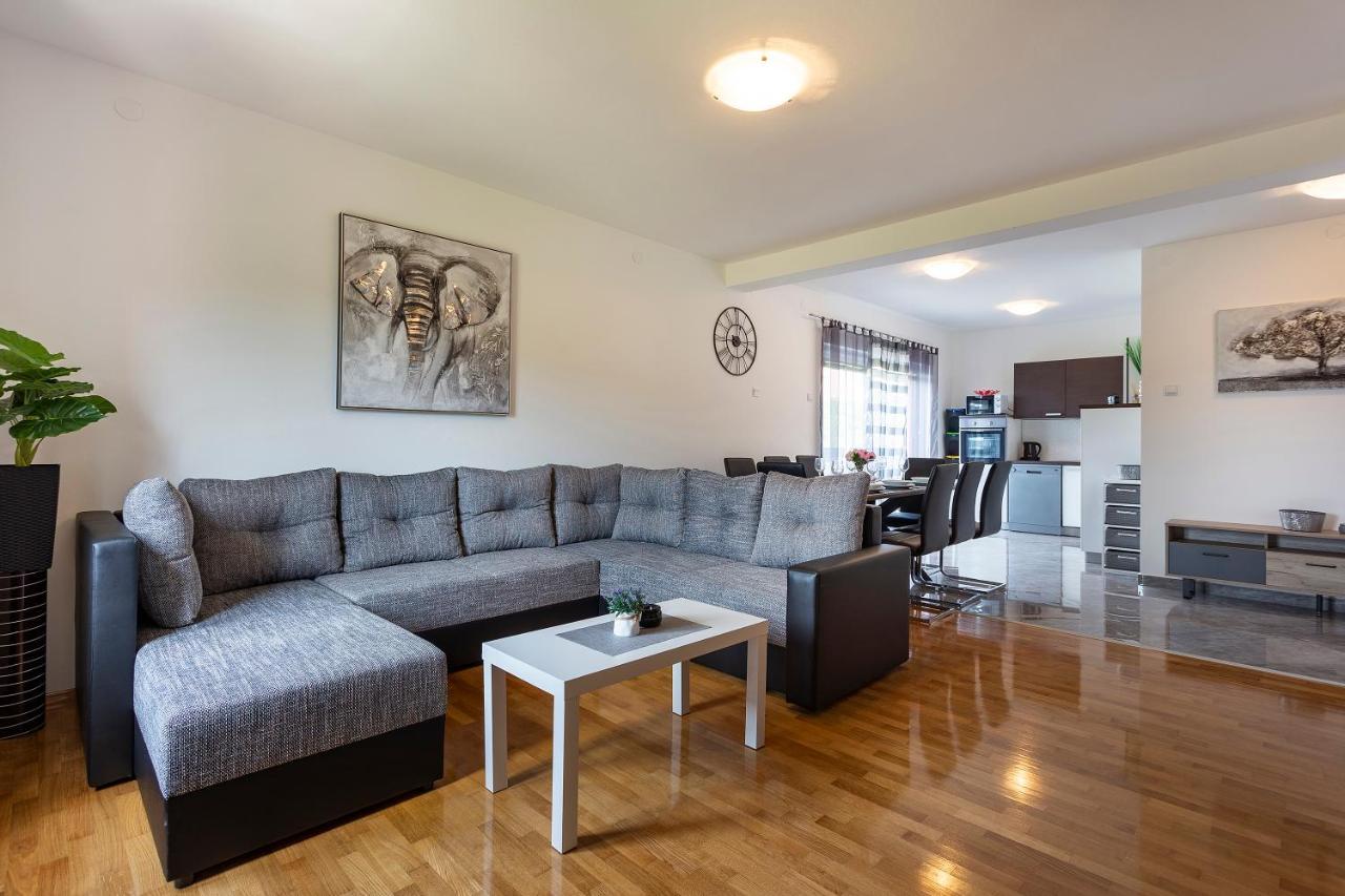 Apartmani Karoca 3 Pola Esterno foto