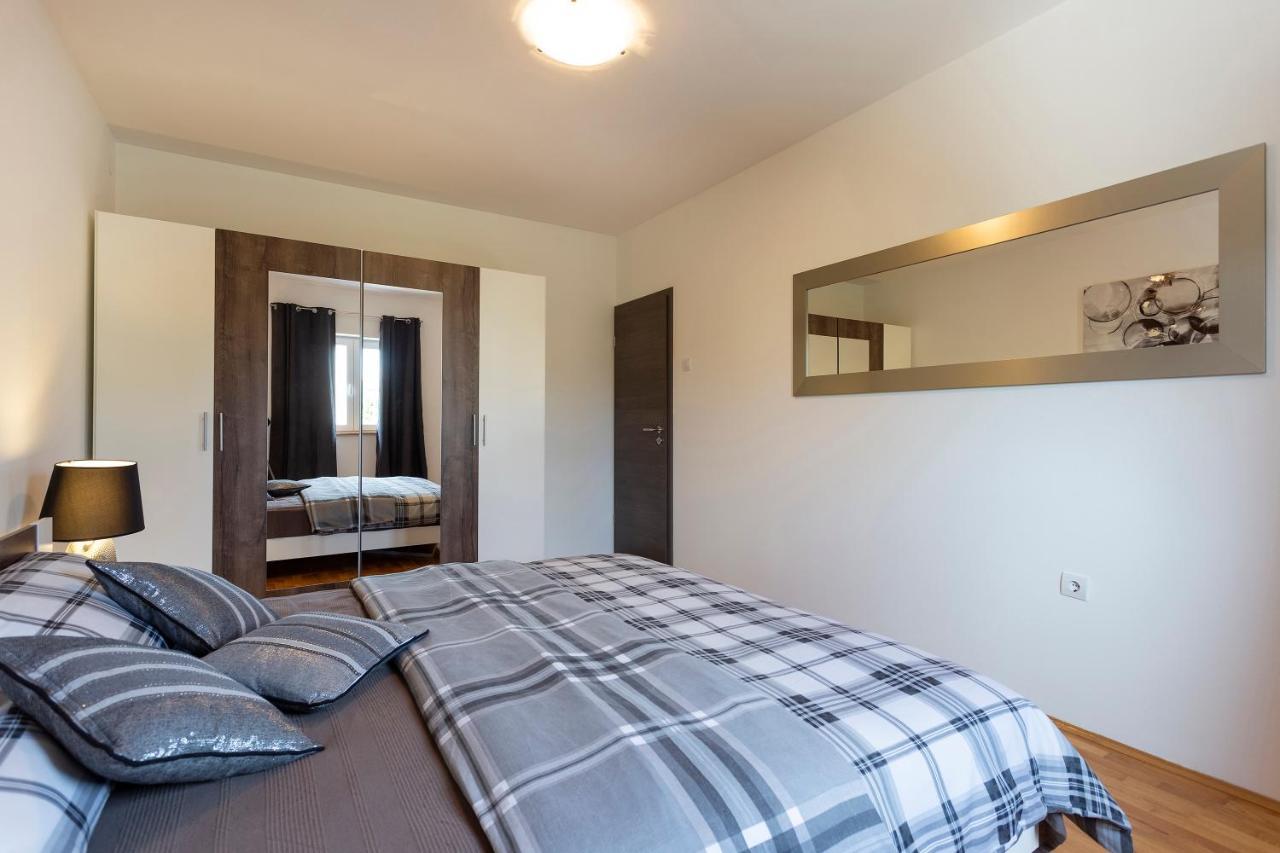 Apartmani Karoca 3 Pola Esterno foto